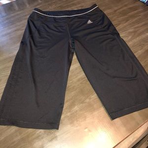 Adias wide leg Capri pants.